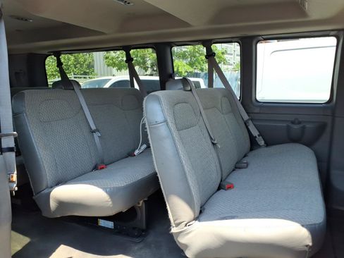 Used 2025 Chevrolet Express 3500 LS RWD image 9
