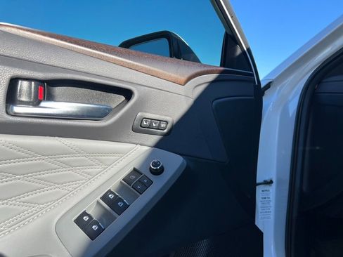 Used 2021 Toyota Avalon Limited image 14