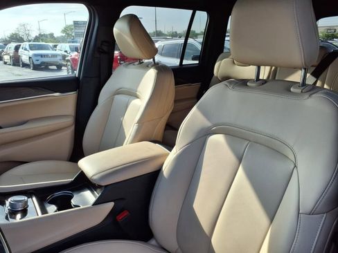 Certified 2024 Jeep Grand Cherokee Limited image 11