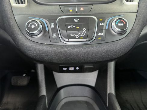 Used 2022 Chevrolet Malibu LS FWD image 12
