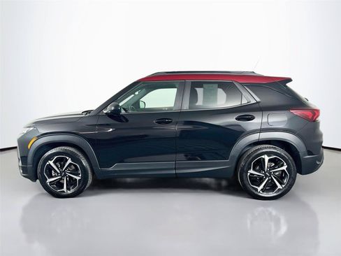 Used 2021 Chevrolet TrailBlazer RS w/ Sun and Liftgate Package AWD/4WD image 2