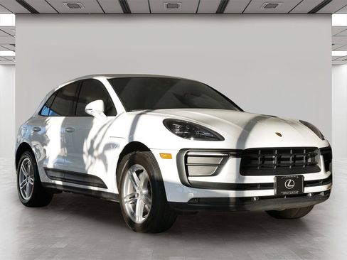 Used 2022 Porsche Macan image 1
