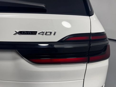 Used 2026 BMW X7 xDrive40i w/ M Sport Package AWD/4WD image 8