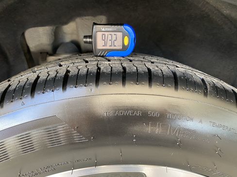 Certified 2024 Volkswagen ID.4 2WD image 22