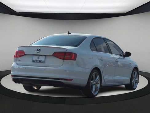 Used 2016 Volkswagen Jetta GLI SE image 8