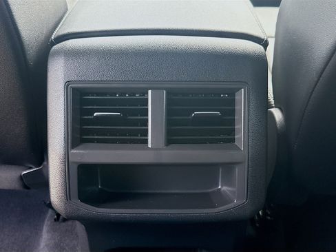 Certified 2021 Volkswagen Atlas Cross Sport SE w/ Panoramic Sunroof Package FWD image 22