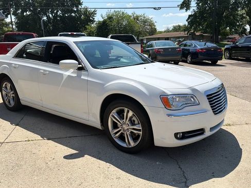 Used 2014 Chrysler 300 AWD w/ Driver Convenience Group image 7