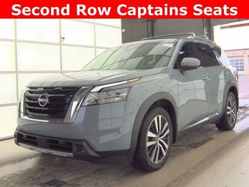 Used 2023 Nissan Pathfinder Platinum image 1