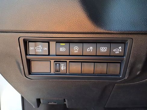 Used 2024 Toyota Tundra SR5 w/ SR5 Convenience Package RWD image 20