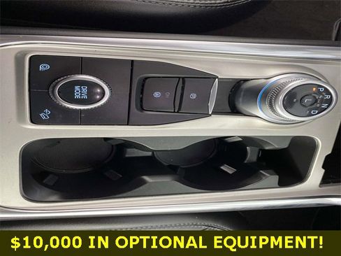 Used 2022 Ford Explorer XLT w/ Equipment Group 202A image 28