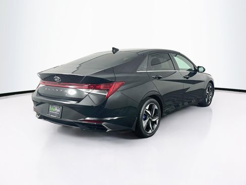 Used 2022 Hyundai Elantra SEL w/ Convenience + Premium Package FWD image 9
