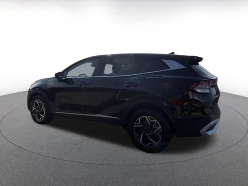 Used 2025 Kia Sportage LX FWD image 10