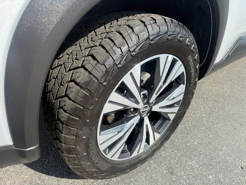 Used 2023 Nissan Rogue SV AWD/4WD image 30