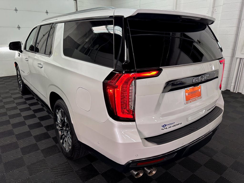 Used 2024 GMC Yukon XL Denali Ultimate AWD/4WD image 7
