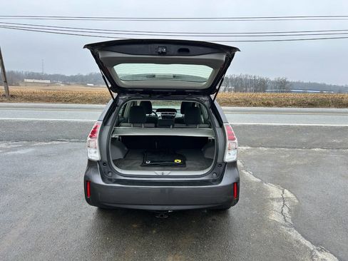 Used 2017 Toyota Prius V Two w/ Carpet Mat Package image 12