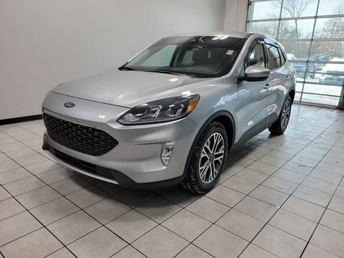 Used 2022 Ford Escape SEL image 2