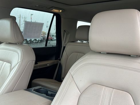 Used 2024 Ford Expedition Limited AWD/4WD image 20