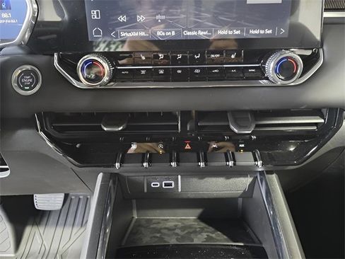 New 2025 GMC Canyon Elevation w/ Convenience Package image 21