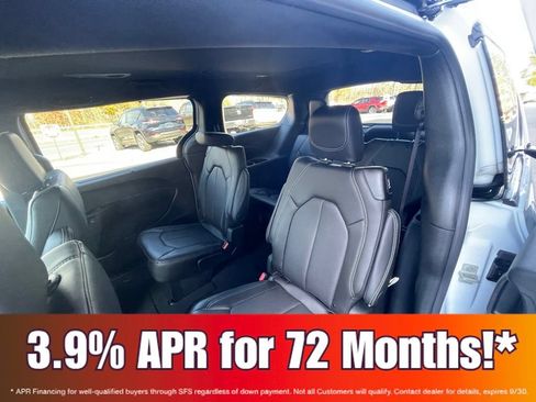 New 2026 Chrysler Pacifica Select FWD image 13