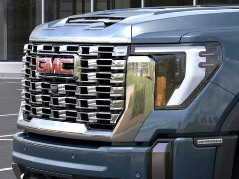 New 2026 GMC Sierra 2500 Denali image 13