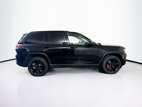 Used 2023 Jeep Grand Cherokee Altitude AWD/4WD image 10