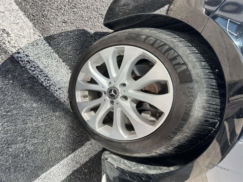 Used 2018 Mercedes-Benz E 300 4MATIC image 22