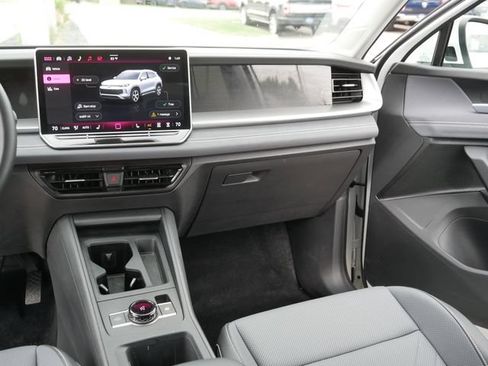 Certified 2026 Volkswagen Tiguan SE AWD/4WD image 23