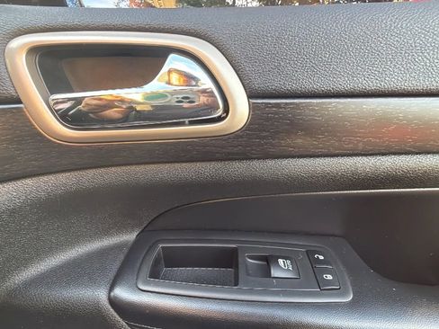 Used 2014 Jeep Grand Cherokee Altitude image 26