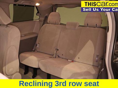 Used 2011 Toyota Sienna LE image 19