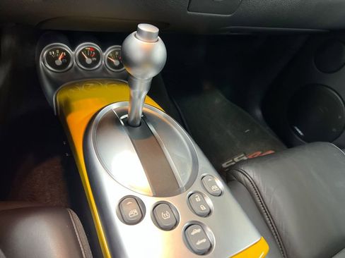 Used 2004 Chevrolet SSR w/ Preferred Equipment Group RWD image 16