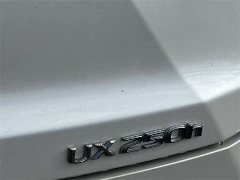 Used 2020 Lexus UX 250h w/ Premium Package image 20