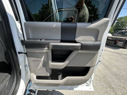 Used 2018 Ford F550 4x4 Crew Cab Super Duty w/ Power Equipment Group image 23