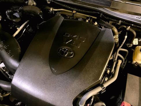 Used 2020 Toyota Tacoma TRD Sport image 32