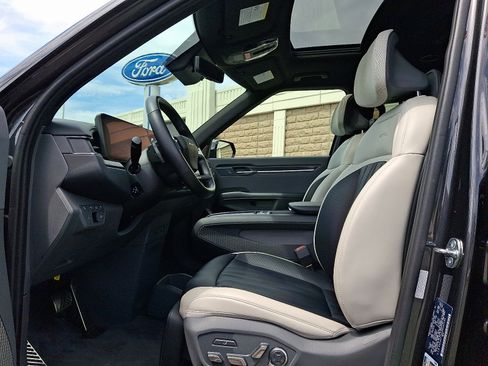 Used 2024 Kia EV9 GT-Line image 13