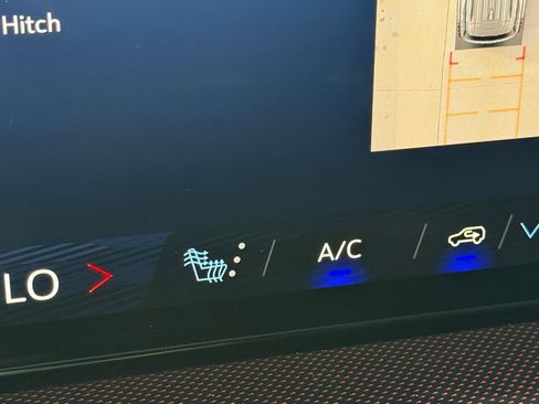 Used 2025 Chevrolet Traverse Z71 w/ Enhanced Driving Package image 18