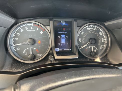 Used 2019 Toyota Tacoma TRD Sport image 17