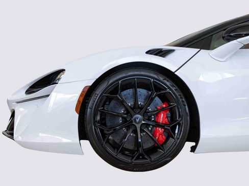 Used 2025 McLaren Artura Spider image 15