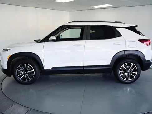 Used 2025 Chevrolet TrailBlazer LT FWD image 9