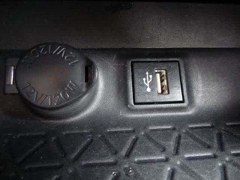 Used 2024 Toyota RAV4 XLE FWD image 30