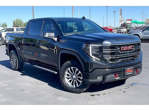 Used 2022 GMC Sierra 1500 AT4 w/ Technology Package AWD/4WD image 2