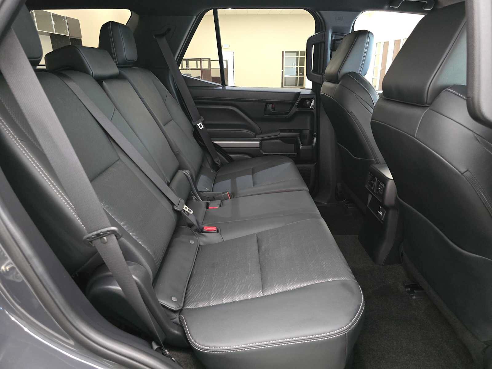 Certified 2025 Toyota 4Runner TRD Off-Road Premium AWD/4WD image 25