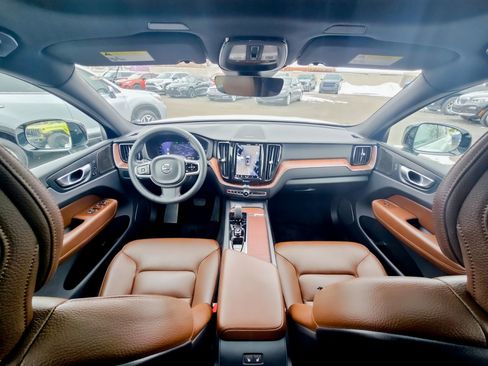 Used 2024 Volvo XC60 T8 Plus w/ Climate Package image 2