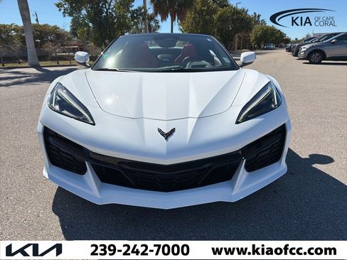 Used 2025 Chevrolet Corvette Z06 w/ Battery Protection Package image 10