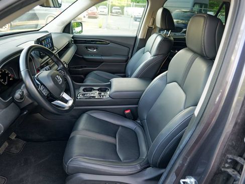 Used 2025 Honda Pilot EX-L image 22