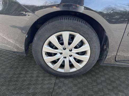 Used 2013 Toyota Corolla LE image 14