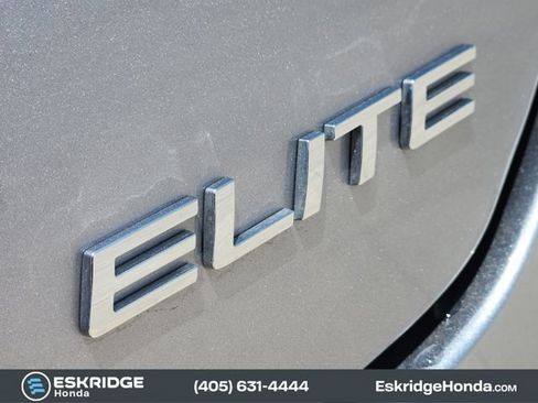 Used 2025 Honda Pilot Elite image 12