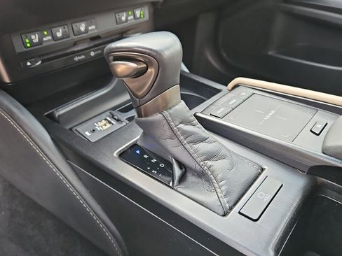 Used 2020 Lexus ES 350 w/ Premium Package image 12