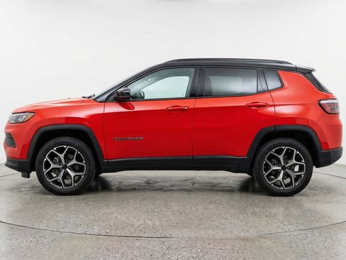 Used 2025 Jeep Compass Limited AWD/4WD image 5