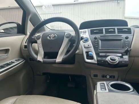 Used 2012 Toyota Prius V Two FWD image 5