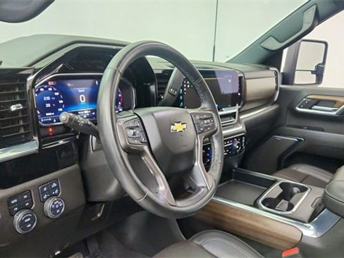 Used 2024 Chevrolet Silverado 3500 High Country image 20